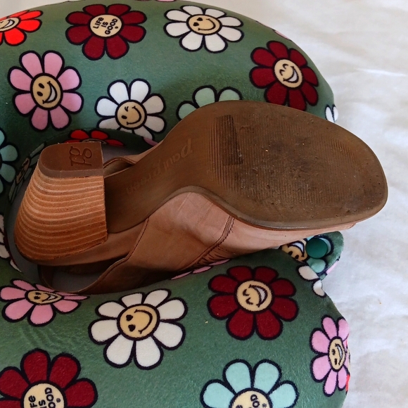 Paul Greene Women's Beige Peep-Toe Heels.5.5M - Picture 5 of 9